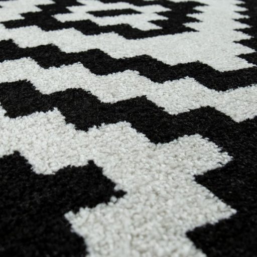 Szonyeg nappaliba - rovid szalu, rombusz motivum, fekete-feher, 160x220 cm, Narnia